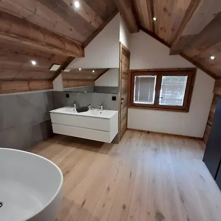 Henriette By Brennus *