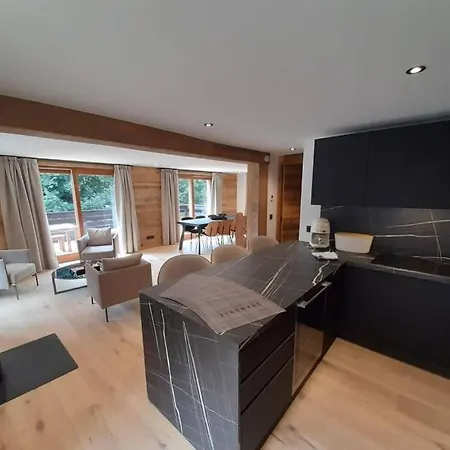 Henriette By Brennus Alpehytte Chamonix