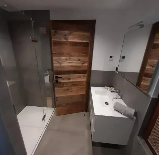 Henriette By Brennus