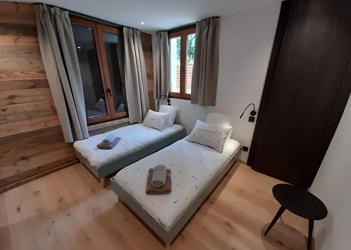 Henriette By Brennus Шамони