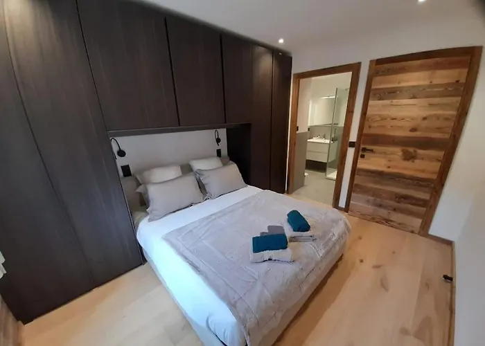 Henriette By Brennus Шале *