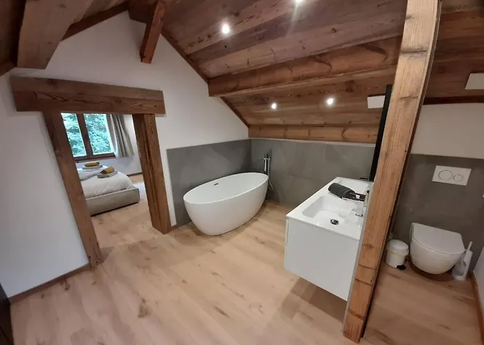 Henriette By Brennus Шале